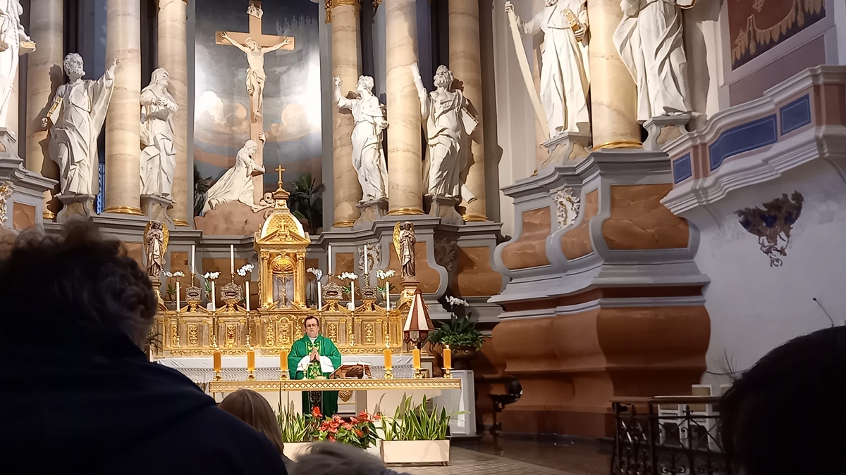 20250927_knkatedra_14.jpg (392 KB)