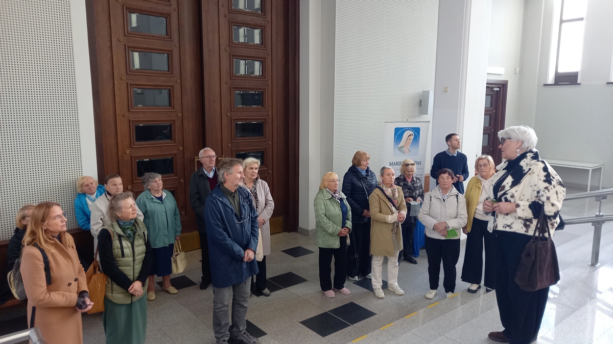 20250927_prisikeleb_03.jpg (382 KB)