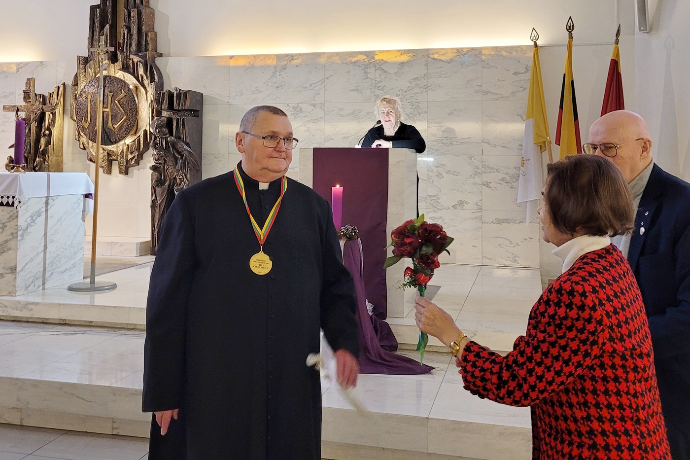 20251130_kvk65_05_v-ambrizienes.jpg (326 KB)